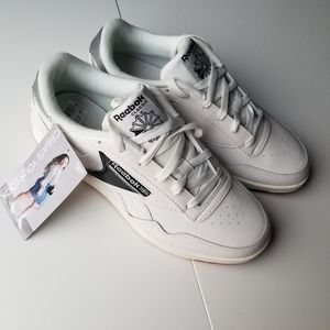 Reebok Womens club memt tennis shoes